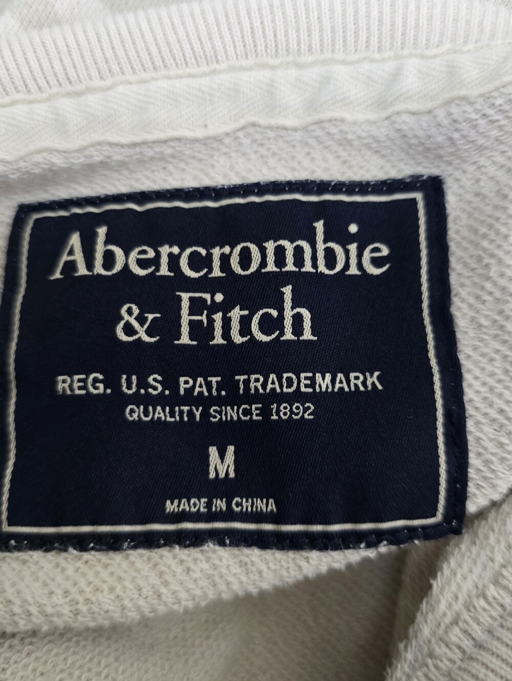 Abercrombie & Fitch Women’s Camouflage Cream Crewneck Sweatshirt Size M Casual - Picture 2 of 7